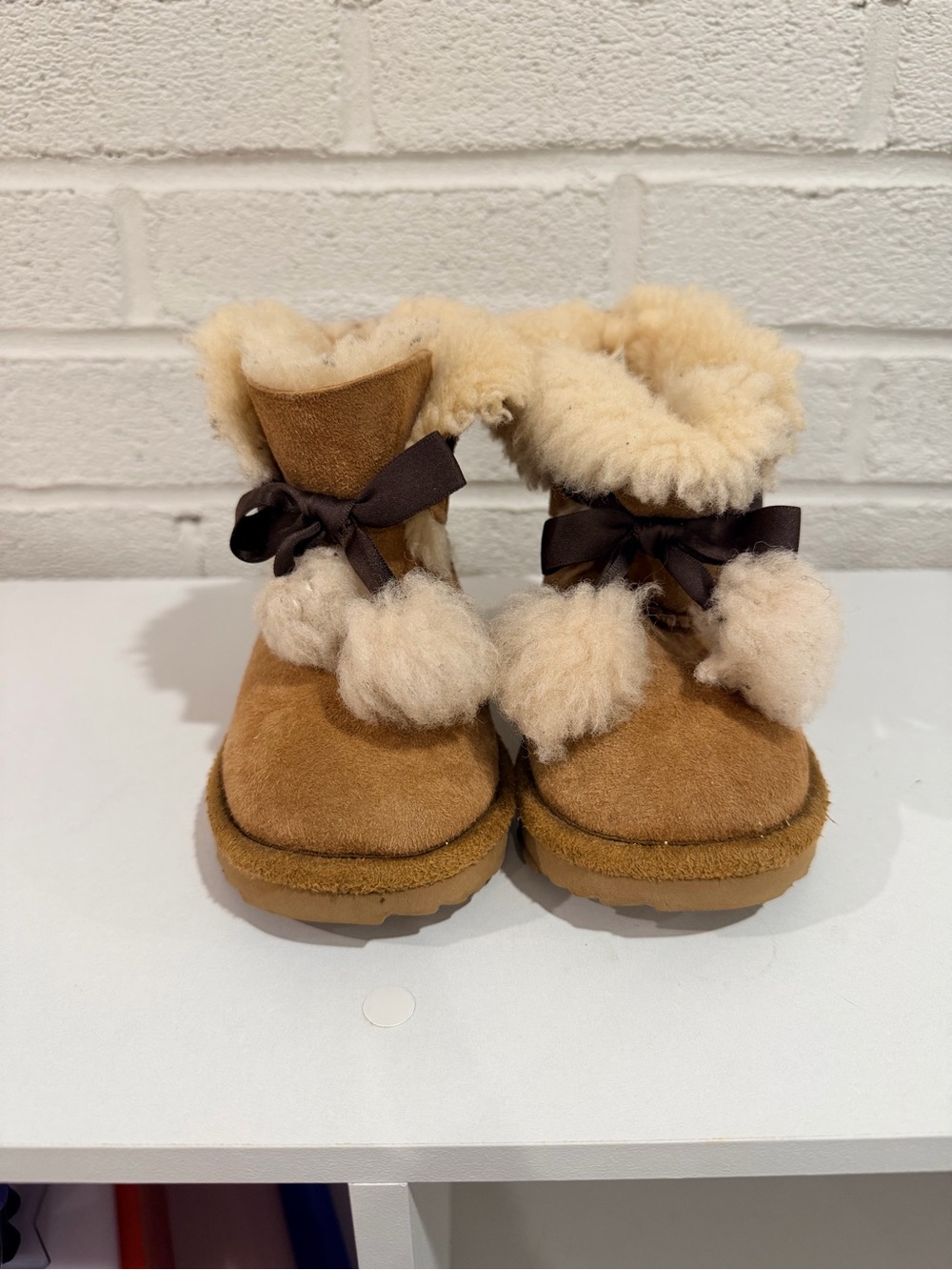UGG Toddler Size 9 Chestnut Bow Pom Boots – Worn